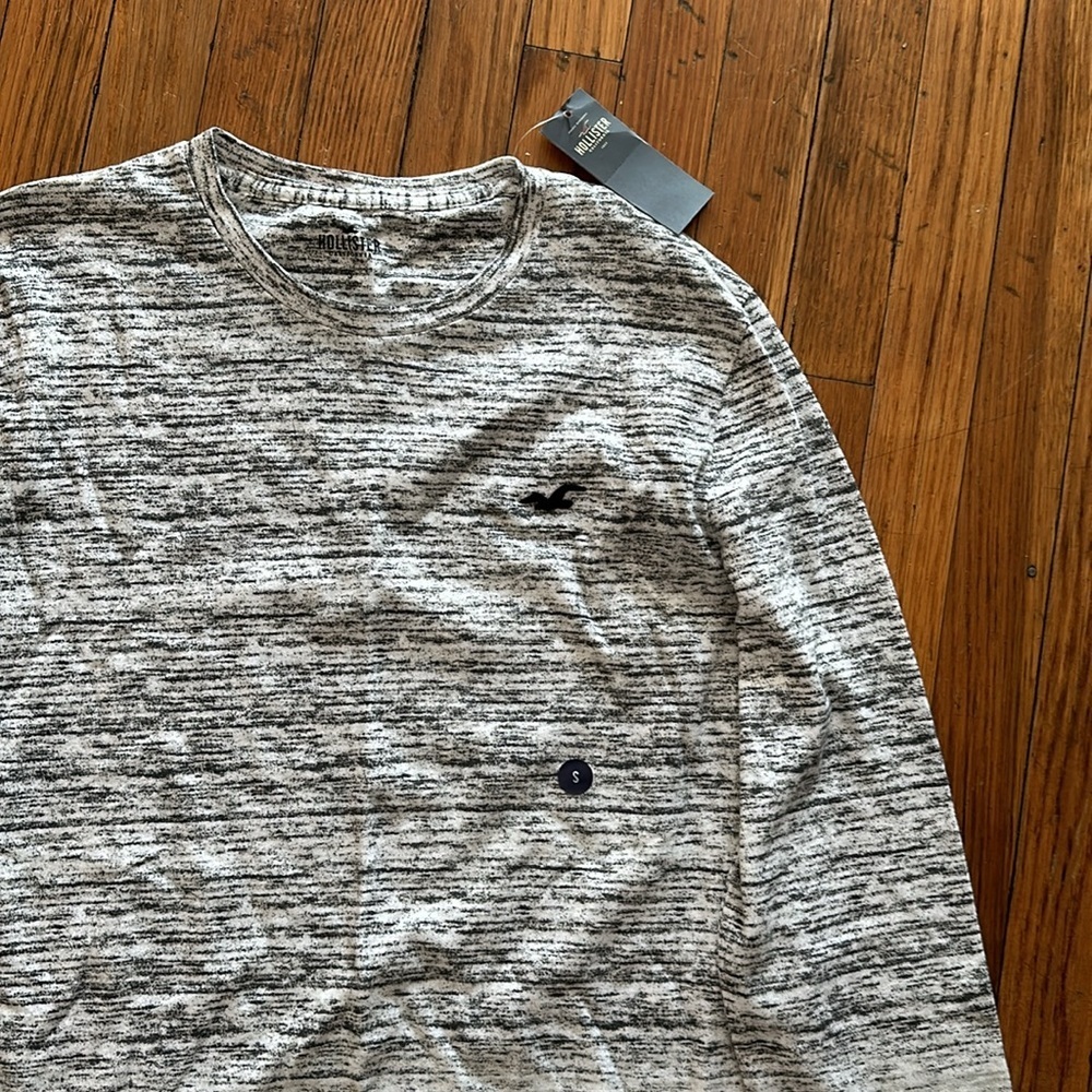 Sz S Men’s Hollister Long Sleeve Tshirt Crew Neck - Picture 2 of 3